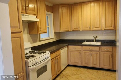 146 Martin Dr, Manassas Park, VA 20111 - photo 2