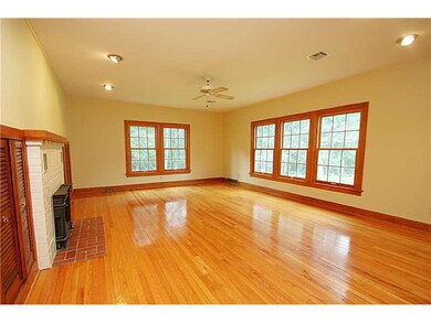 312 E Locust St, Rogers, AR 72756 - photo 6