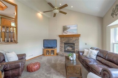 308 W Sierra Dr, Raymore, MO 64083 - photo 6