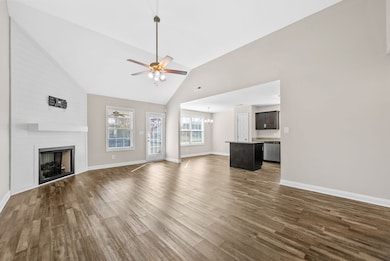 1062 Whitney Dr, Clarksville, TN 37042 - photo 6