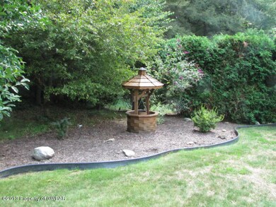 242 Sutherland Dr, Mountain Top, PA 18707 - photo 7