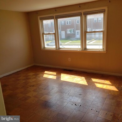 950 Circle Dr, Halethorpe, MD 21227 - photo 3