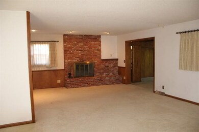 1112 S Monroe St, Hugoton, KS 67951 - photo 5