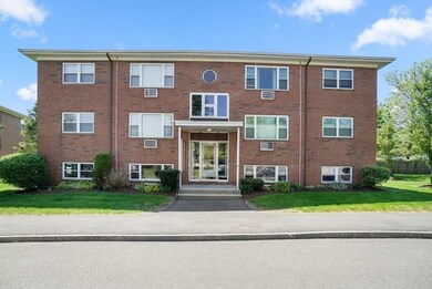 21 Warren St unit B-1, Waltham, MA 02453 - photo 2