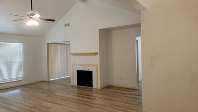 1417 Township Ct, Rosenberg, TX 77471 - photo 2