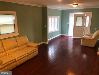 6725 Clinglog St, Capitol Heights, MD 20743 - photo 3