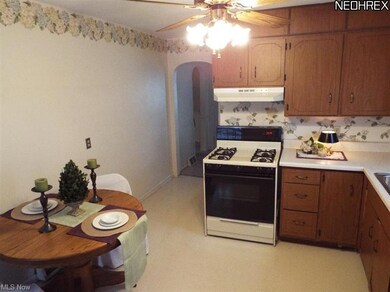 2506 E 32nd St, Lorain, OH 44055 - photo 7