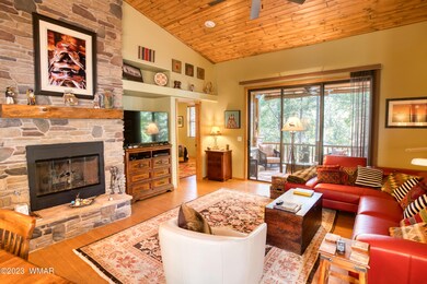 003_Living Room