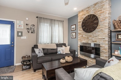 2307 Greenwich St, Philadelphia, PA 19146 - photo 3