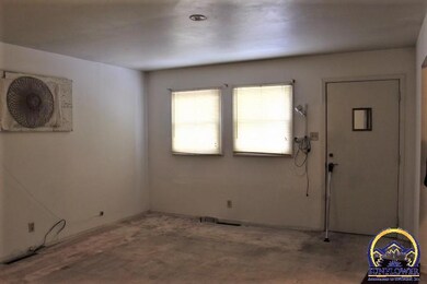 3120 SE Humboldt St, Topeka, KS 66605 - photo 3