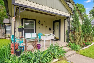 707 N Sherman St, Ennis, TX 75119 - photo 4