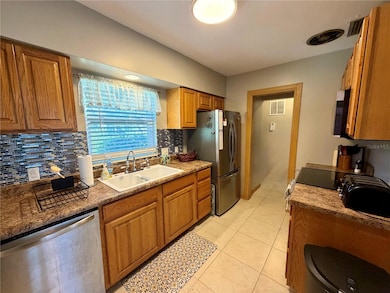 1108 Lee St, Leesburg, FL 34748 - photo 4