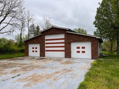 detached garage