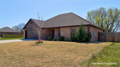 1527 Bridgeboro Ave, Springdale, AR 72764 - photo 2