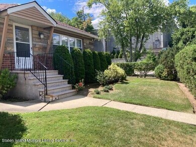 262-04 60th Ave, Little Neck, NY 11362 - photo 4