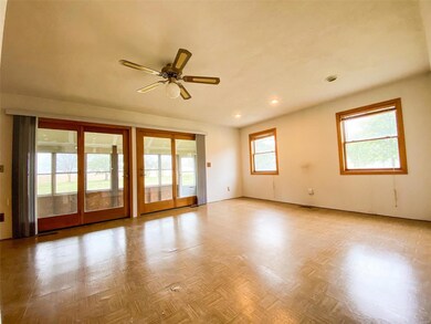 1211 W Apple St, Freeburg, IL 62243 - photo 5