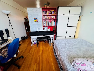 63-84 Saunders St unit 2G, Rego Park, NY 11374 - photo 6