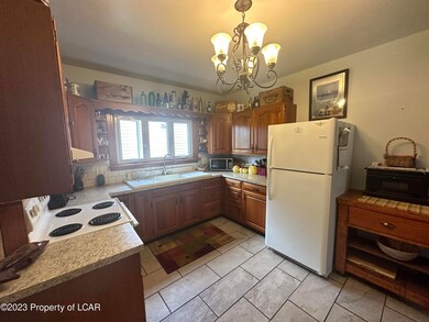 720 Tamaqua St, McAdoo, PA 18237 - photo 3