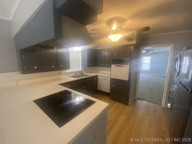 322 E Elgin St, Broken Arrow, OK 74012 - photo 4