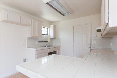 2710 Tesoro Dr, Weslaco, TX 78596 - photo 4