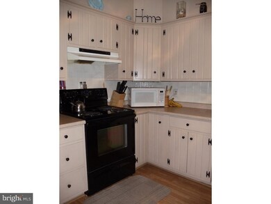 321 N Waverly St, Reading, PA 19607 - photo 5