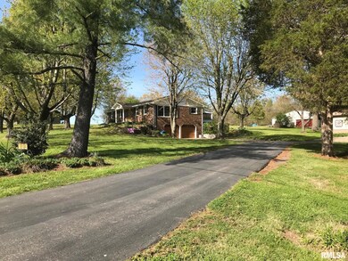 306 Saint Marys Dr, Harrisburg, IL 62946 - photo 5