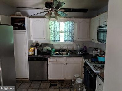 12705 Livingston Rd, Fort Washington, MD 20744 - photo 5