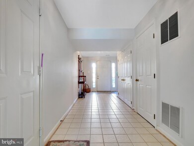 3123 Sutherland Hill Ct, Fairfax, VA 22031 - photo 3