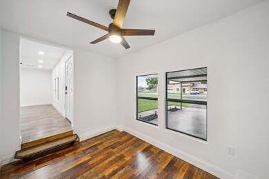 7-web-or-mls-106-admiral-trussler-blvd