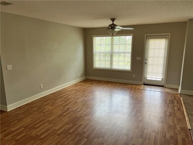 225 Victorian Lake Dr, Brunswick, GA 31525 - photo 2