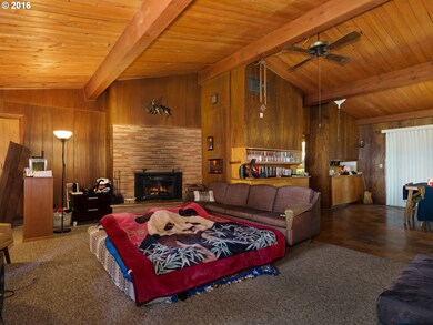 Living Room/Dining Room