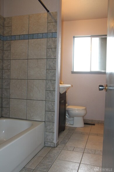 1410 N Fairmont Ave, East Wenatchee, WA 98802 - photo 2