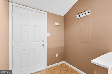 18130 Windsor Hill Dr, Olney, MD 20832 - photo 5