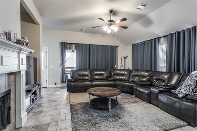 4229 Summersweet Ln, Crowley, TX 76036 - photo 6