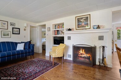 Living Room w/fireplace