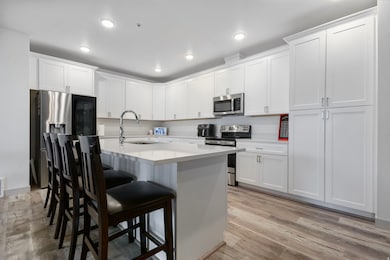 8392 Sky Mirror Ln unit 204, Sandy, UT 84070 - photo 5