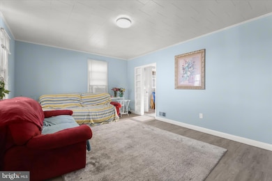 2813 Oak Grove Ave, Halethorpe, MD 21227 - photo 3