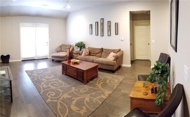 1461 Colonel Hawthorne Dr, Prairie Grove, AR 72753 - photo 3