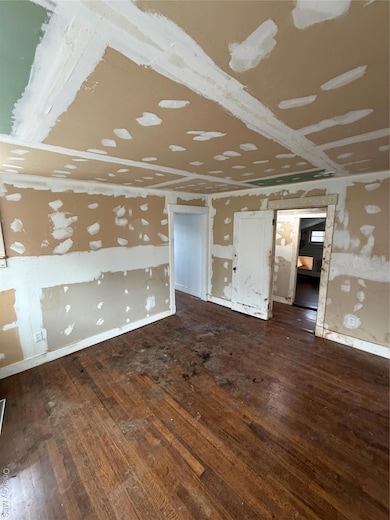 244 Tibbetts Rd, Yonkers, NY 10705 - photo 4