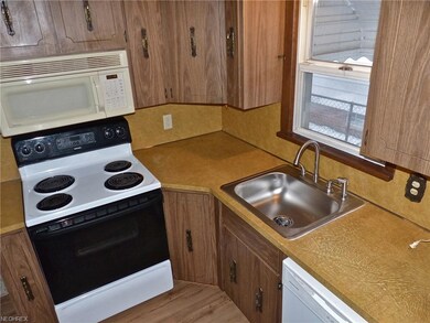 1823 Rush Rd, Wickliffe, OH 44092 - photo 7