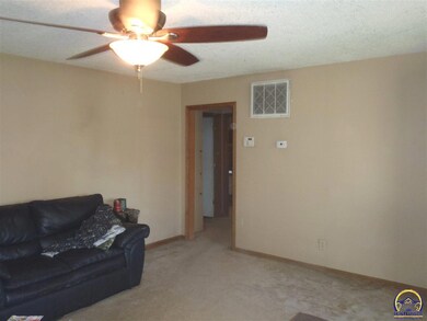 3628 SW Clare Ave, Topeka, KS 66611 - photo 2