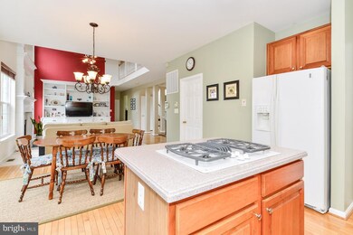 21410 Maple Hollow Ct, Sterling, VA 20164 - photo 6