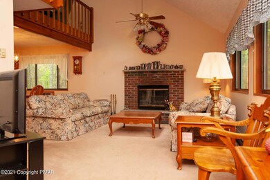 104 Mountain Top Cir, Bushkill, PA 18324 - photo 2