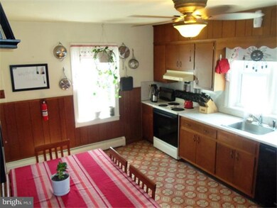 1338 Manatawny Dr, Pottstown, PA 19464 - photo 6