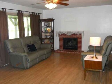 3350 Elizabeth St, Columbus, IN 47203 - photo 2