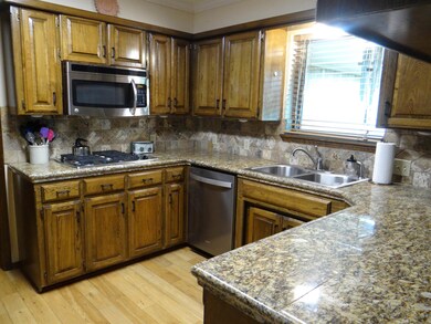 1603 1603 Brookline, Duncan, OK 73533 - photo 2