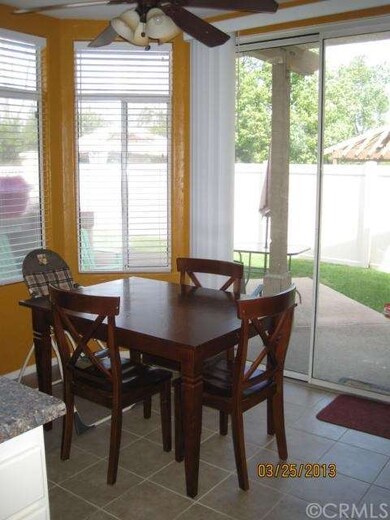 CasualDiningArea//AccessToPatio