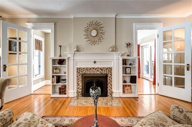 ENTERTAIN IN THIS BEAUTIFULLY APPOINTED LIVING ROO