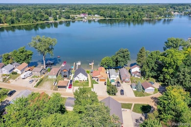 11036 Charles Dr, Byron, MI 48418 - photo 2