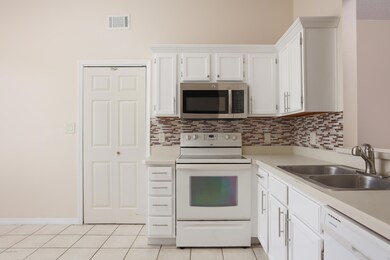 105 Brookhollow Cir-3